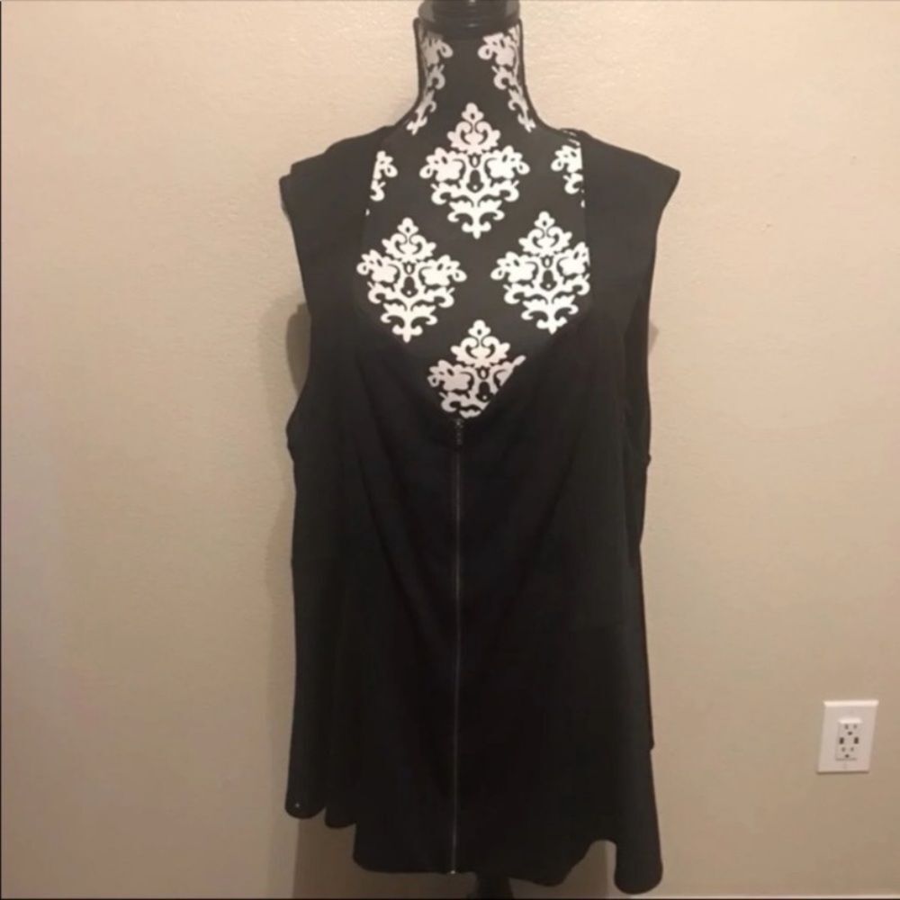 Torrid front zip peplum blouse